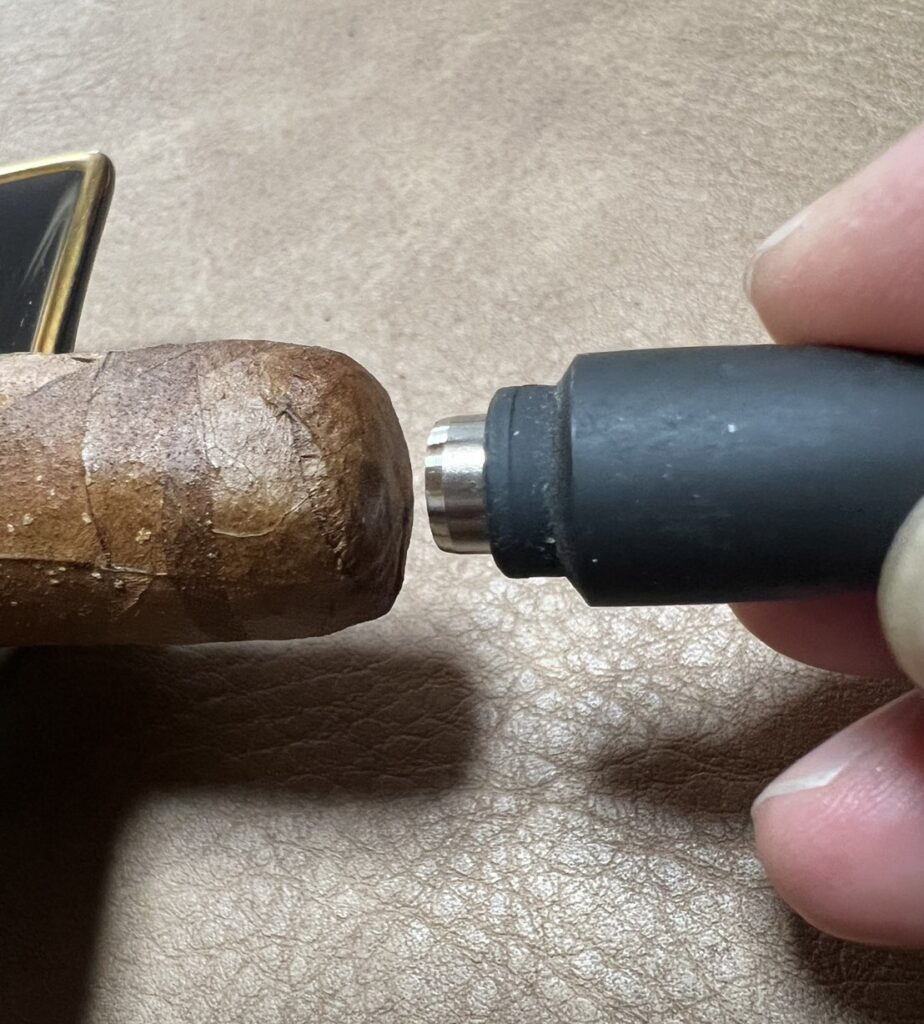 葉巻のパンチカット