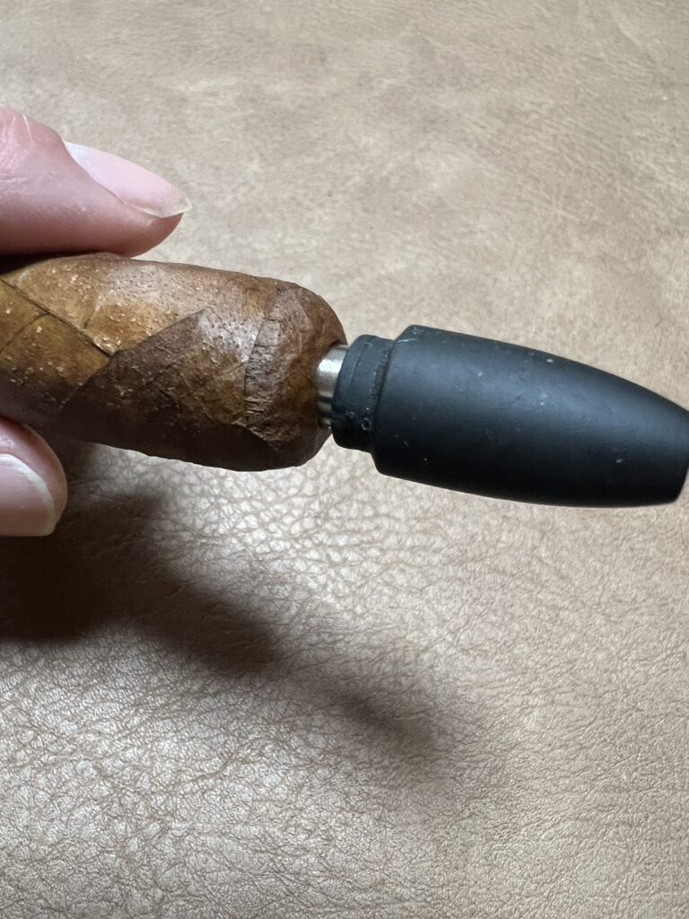 葉巻のパンチカット