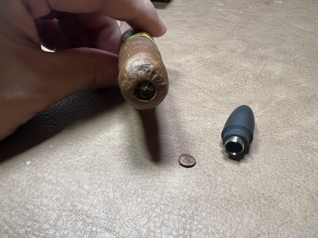 葉巻のパンチカット